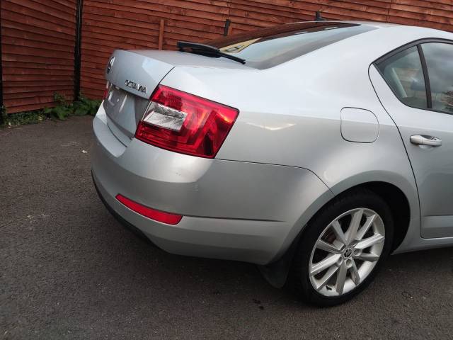 2013 Skoda Octavia 2.0 TDI CR Elegance 5dr DSG