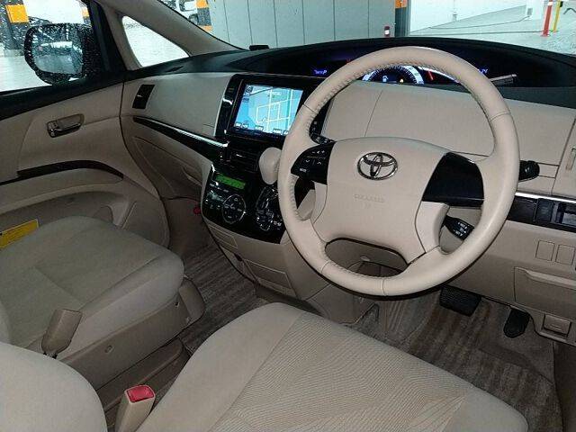 2013 Toyota Estima 2.4 Aeras Well Cab