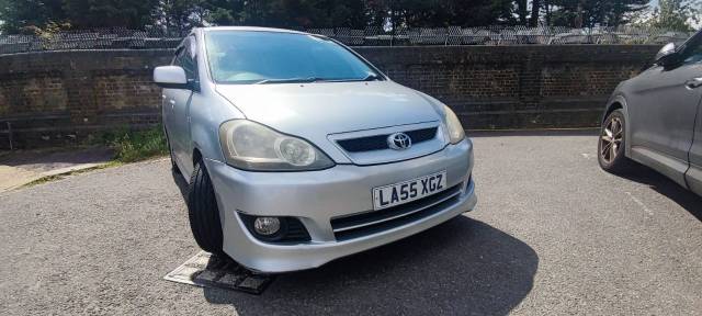 Toyota Ipsum 2.4 7 seat MPV Petrol Silver