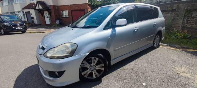 2005 Toyota Ipsum 2.4 7 seat