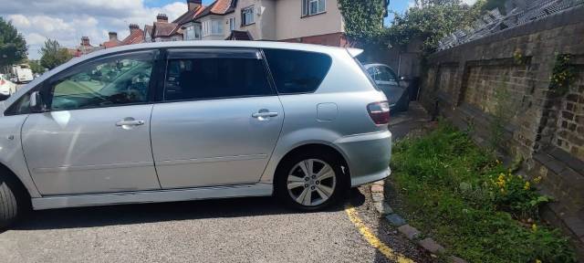 2005 Toyota Ipsum 2.4 7 seat