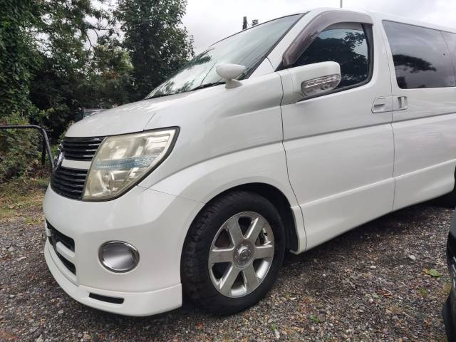 2009 Nissan Elgrand 2.5 8 seat