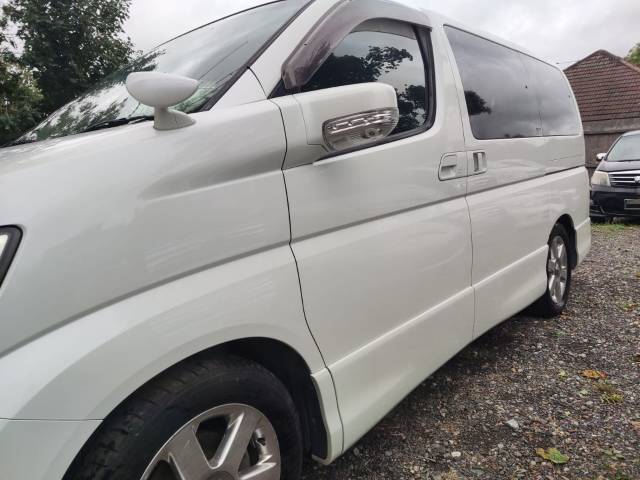 2009 Nissan Elgrand 2.5 8 seat