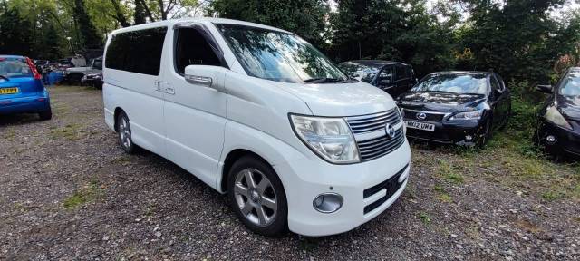 Nissan Elgrand 2.5 8 seats MPV Petrol White