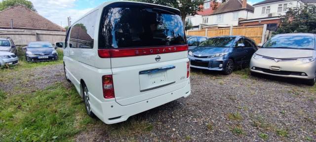 2009 Nissan Elgrand 2.5 8 seats